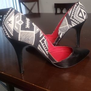 Size 10 black and grey pumps